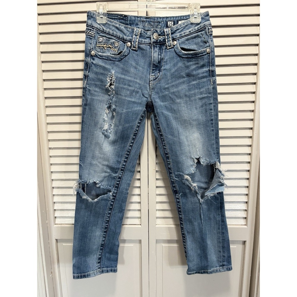 Miss Me Boyfriend Capri Heavy Distress Jeans Embroidered/Gems‎ Logo 25 Low Rise